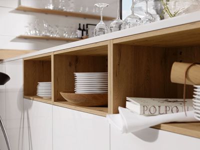 Keuken kopen Duitsland - Küchen Design Kleve - licht eiken met wit keuken opbergvakken